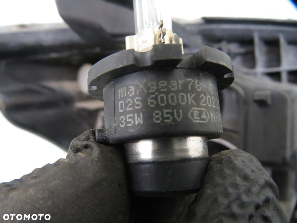 LAMPA LEWA PRZEDNIA TOYOTA AVENSIS II T25 XENON - 6