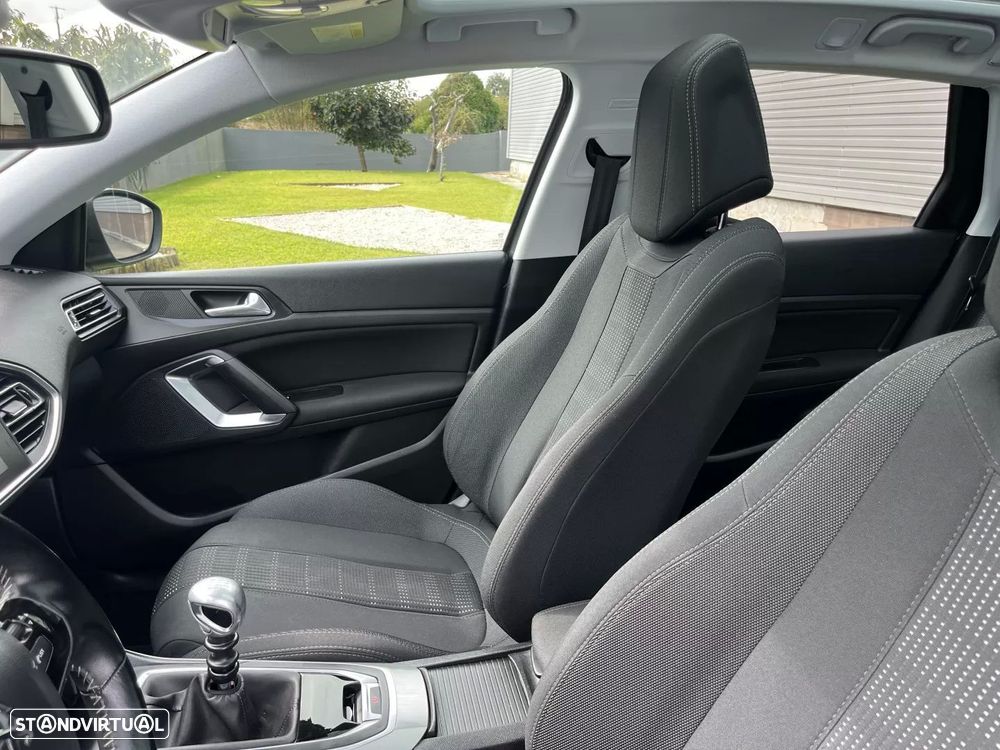 Peugeot 308 SW 1.2 PureTech Allure Full LED - 24