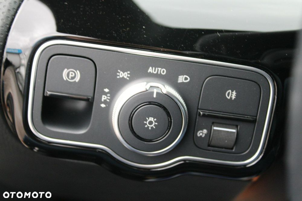 Mercedes-Benz CLA - 23
