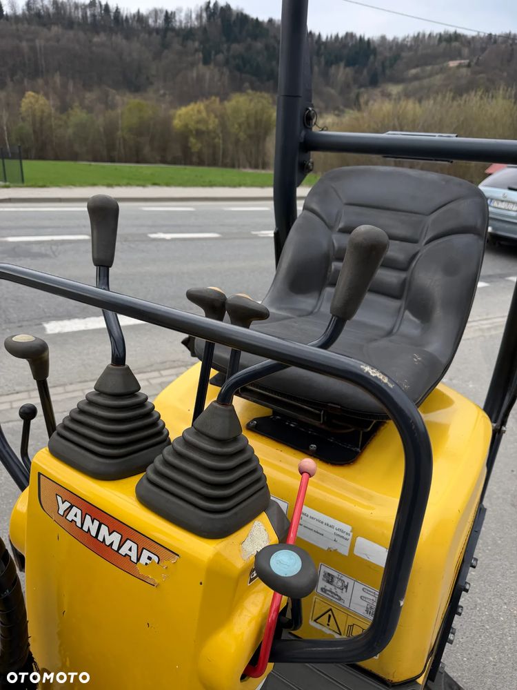 Yanmar SV08-1AS Japońska Minikoparka Koparka 1,1 tony. Maszyna jak Nowa. 2017rok. Pochodzi z Norweskiego Gospodarstwa Ogrodniczego! 2 łyżki. Rozsuwane Podwozie. Dokumentacja. Dodatkowe sekscje Hydrauliczne na młot lub wiertnice. Ani deka luzów czy wycieków. Szybkozłącze. Oryginalne łyżki Steelwrist! Skrętne ramię. OKAZJA Zadbana Maszyna! Bardzo oszczędny silnik Yanmar. Mocne pompy Hydrauliczne!! - 23