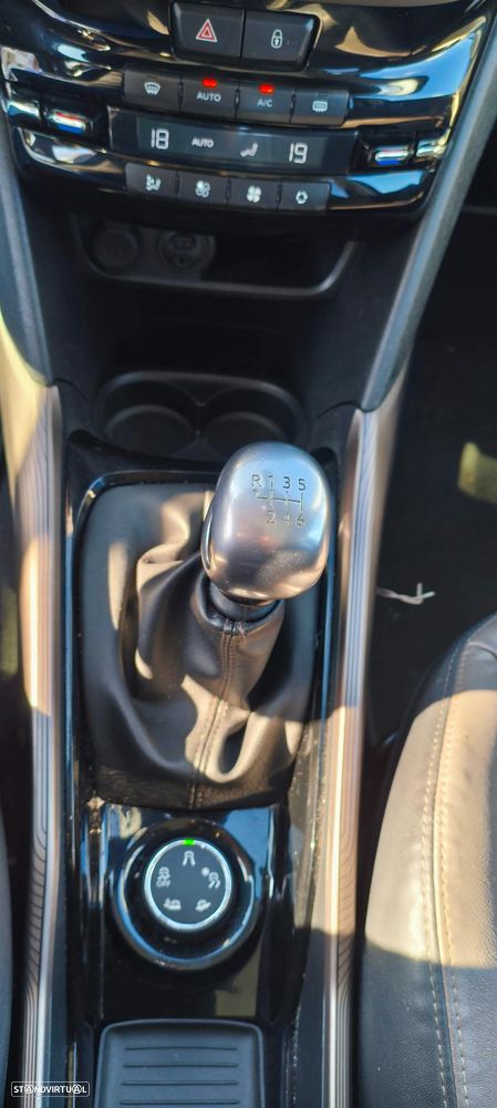 Peugeot 2008 e-HDi FAP 115 STOP & START Allure - 7