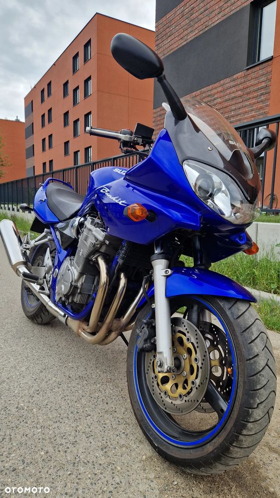 Suzuki Bandit GSF 600 S wszystkie części: lampa,rama,kierownica,owiewka,zaciski hamulcowe,alternator,tarcze hamulcowe, kolektor wydechowy. - 16