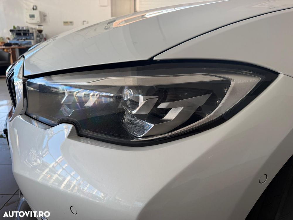 BMW Seria 3 320d Aut. M Sport - 9