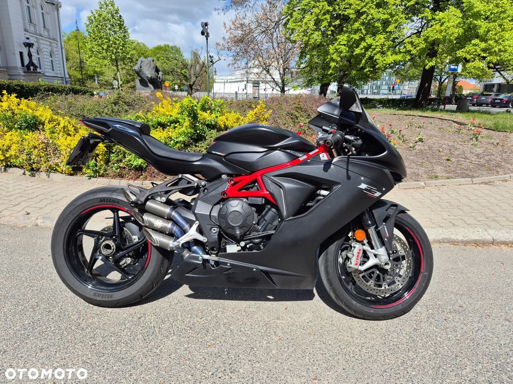 MV AGUSTA F3 - 1