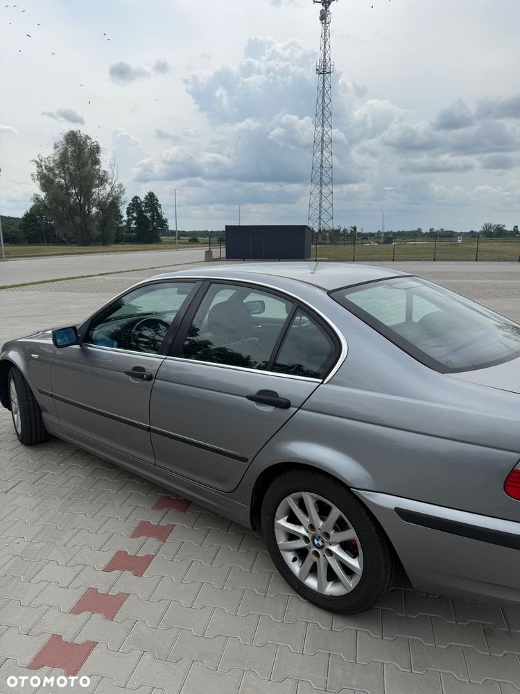 BMW Seria 3 318d - 11