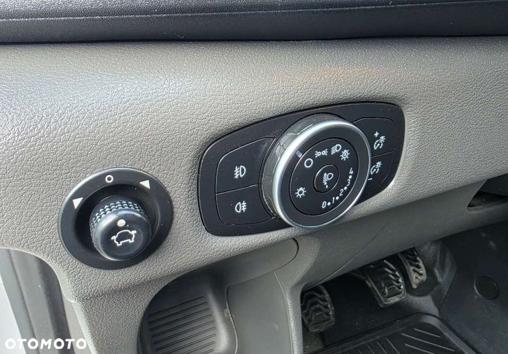 Ford Transit - 12