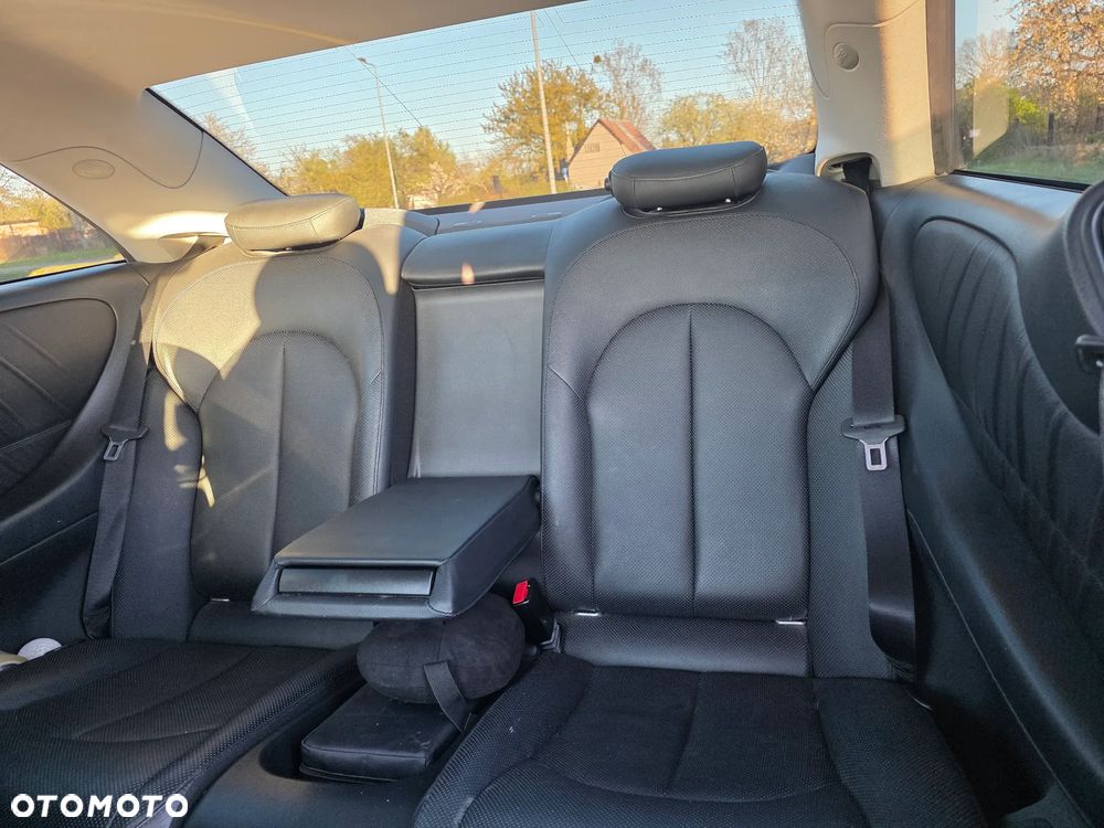 Mercedes-Benz CLK - 16