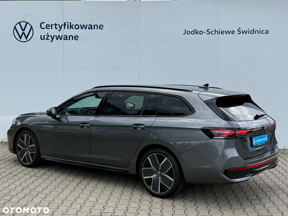 Volkswagen Passat - 4