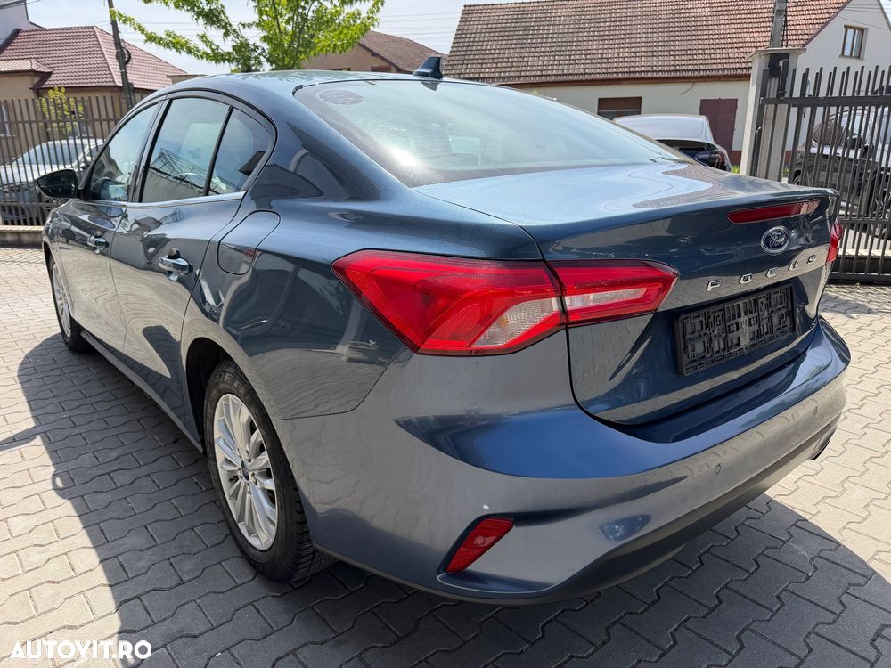 Ford Focus 1.5 TDCi Powershift Titanium - 3