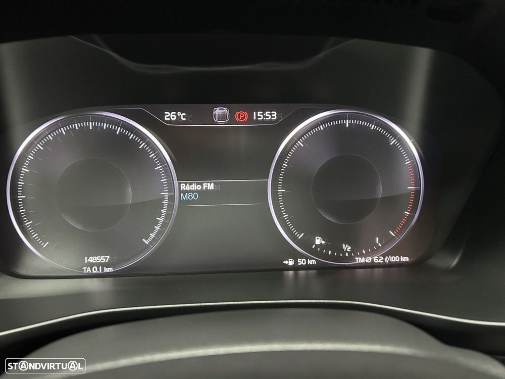 Volvo XC 40 2.0 D3 - 13
