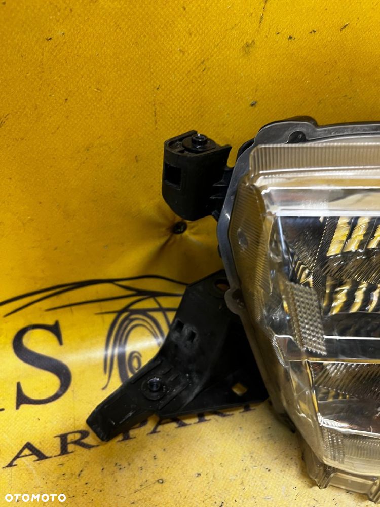 LAMPA REFLEKTOR PRZÓD PRZEDNIA LEWY LEWA TOYOTA HILUX VIII 2020 - 4