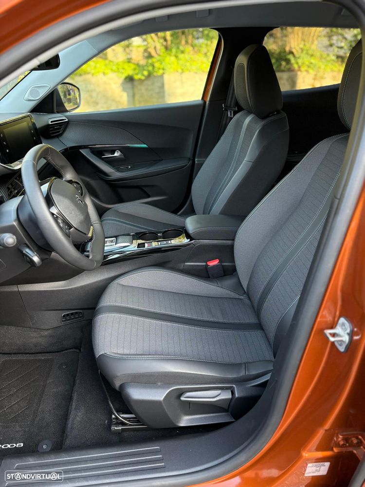 Peugeot e-2008 Allure - 15