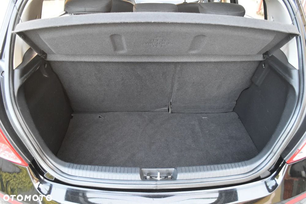 Hyundai i20 - 20