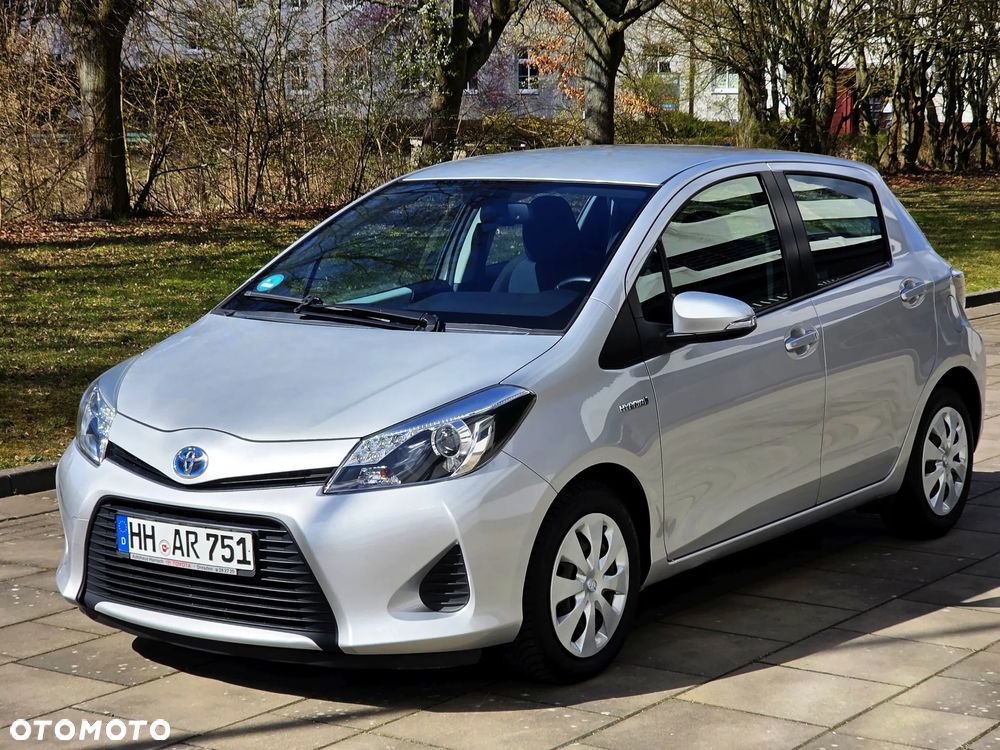 Toyota Yaris Hybrid 100 Premium - 3