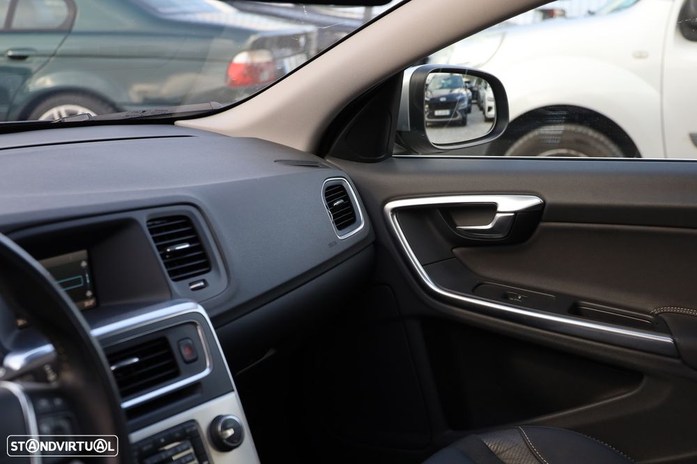Volvo V60 2.0 D3 R-Design Start/Stop - 14