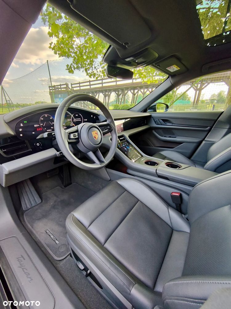 Porsche Taycan Performance Plus - 16