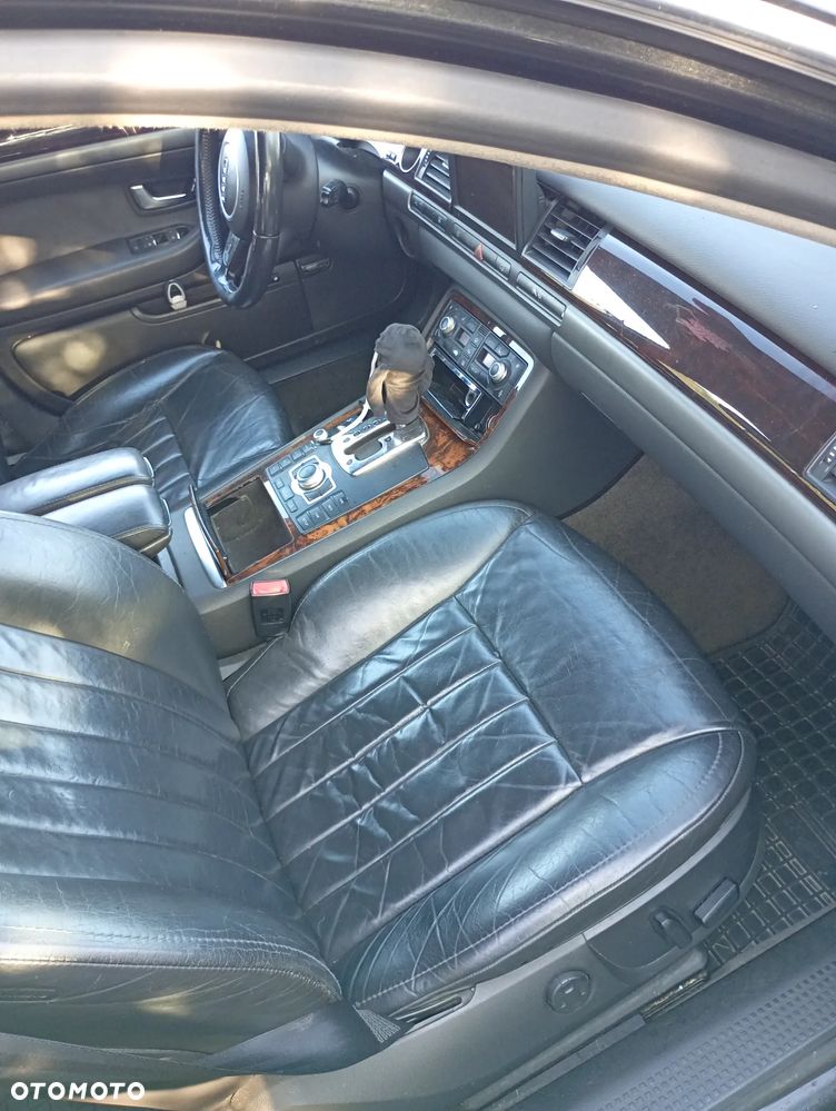 Audi A8 4.2 Quattro - 11