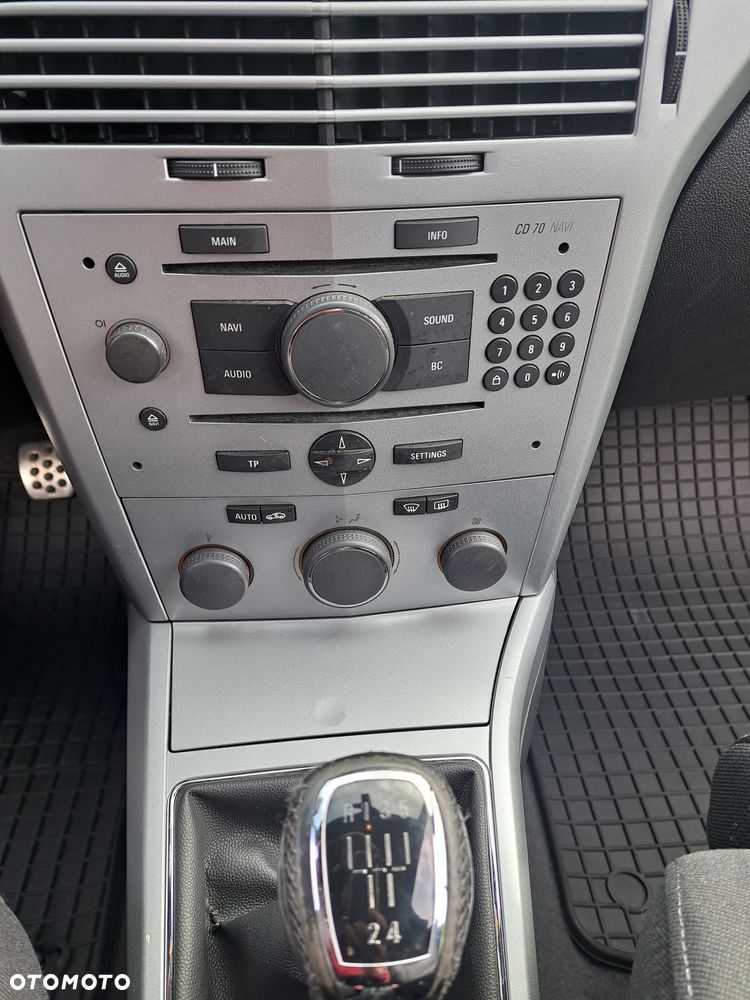 Opel Astra GTC 1.6 Sport - 26