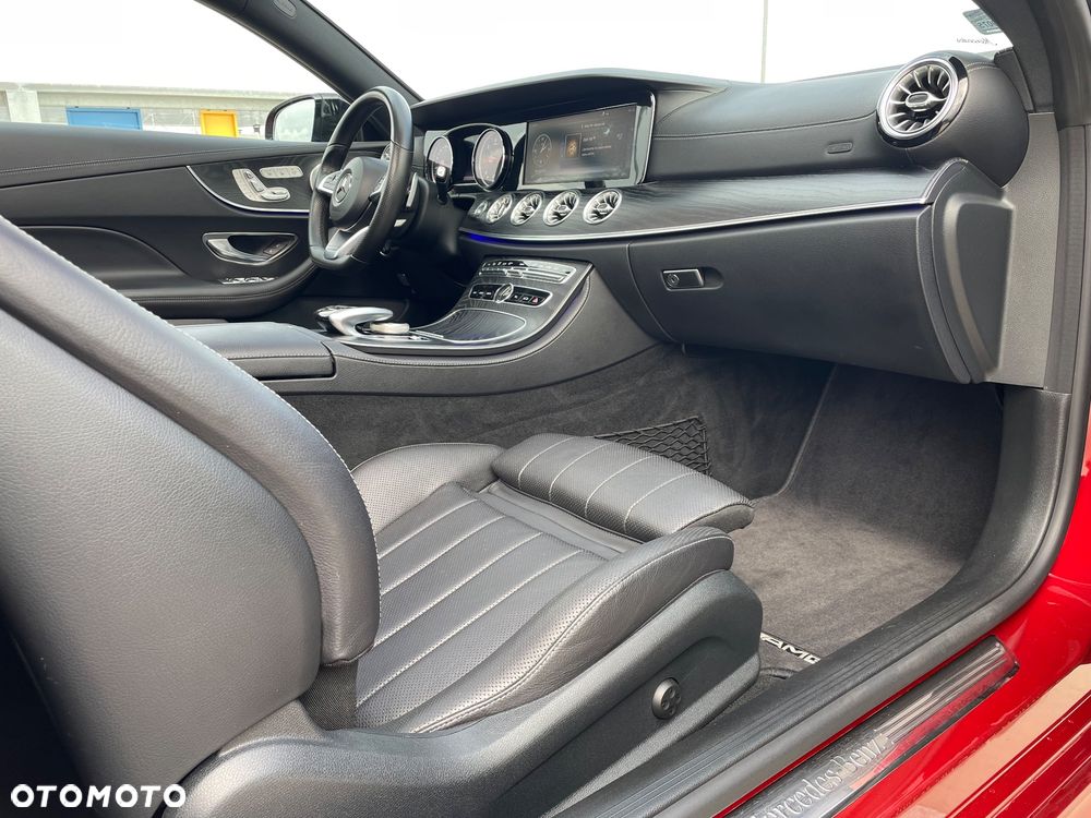 Mercedes-Benz Klasa E 220 d 4-Matic 9G-TRONIC - 27