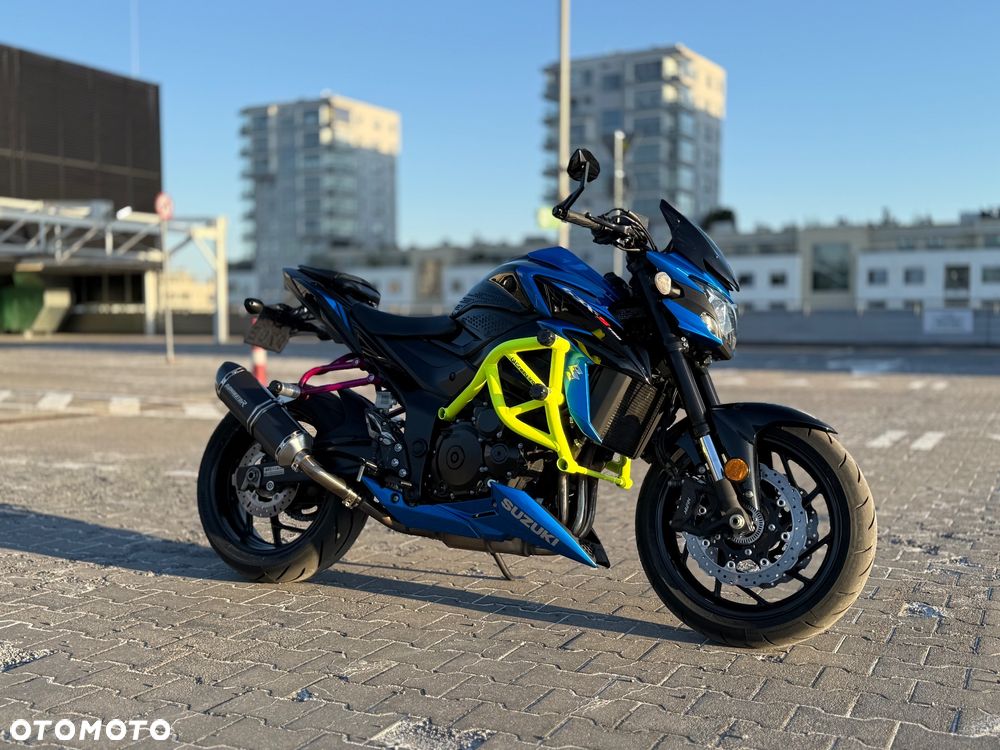 Suzuki GSX - 1