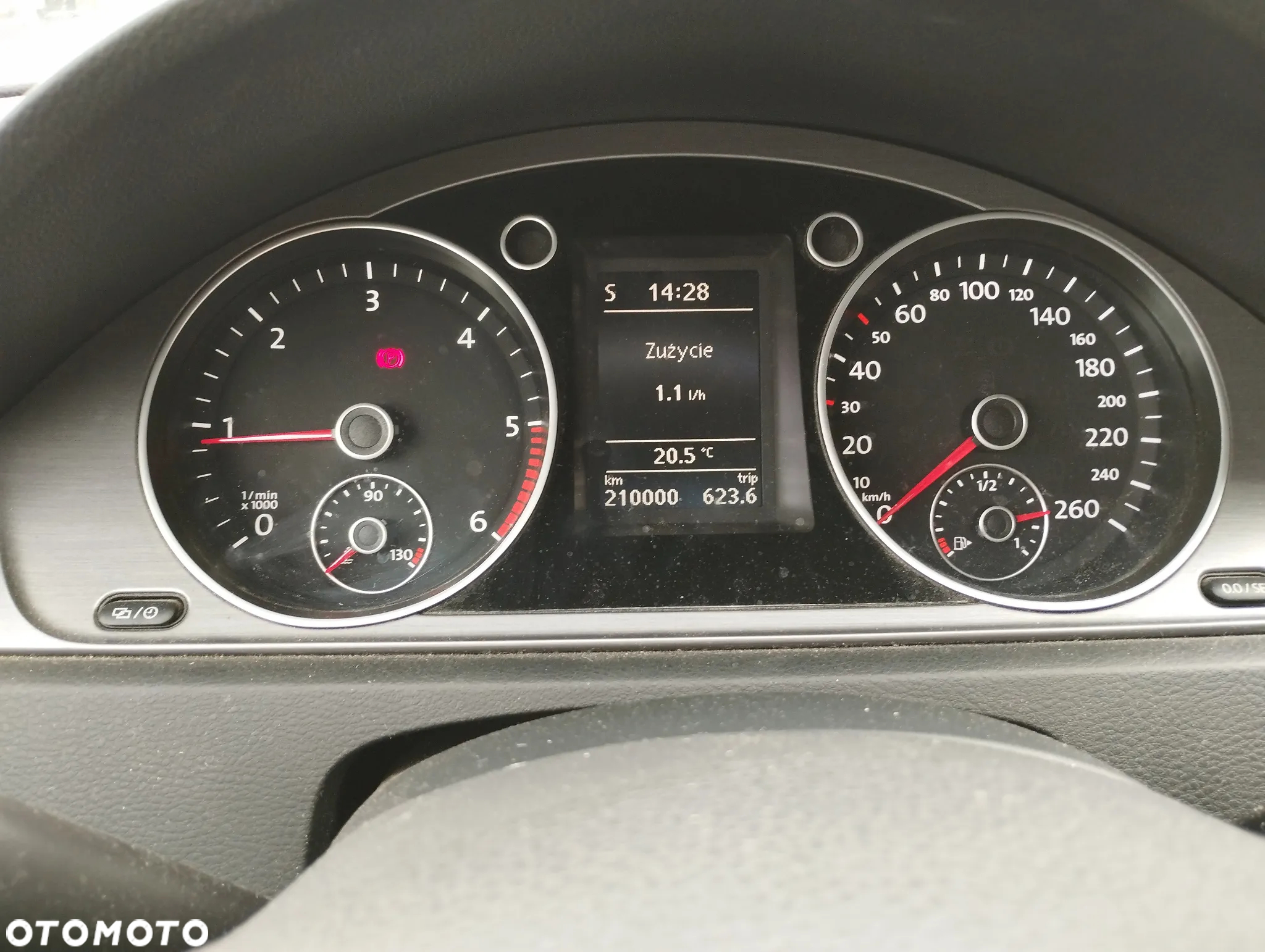Volkswagen Passat 2.0 TDI Comfortline - 8