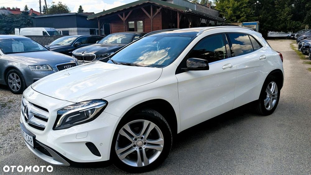 Mercedes-Benz GLA 200 d 4-Matic - 2