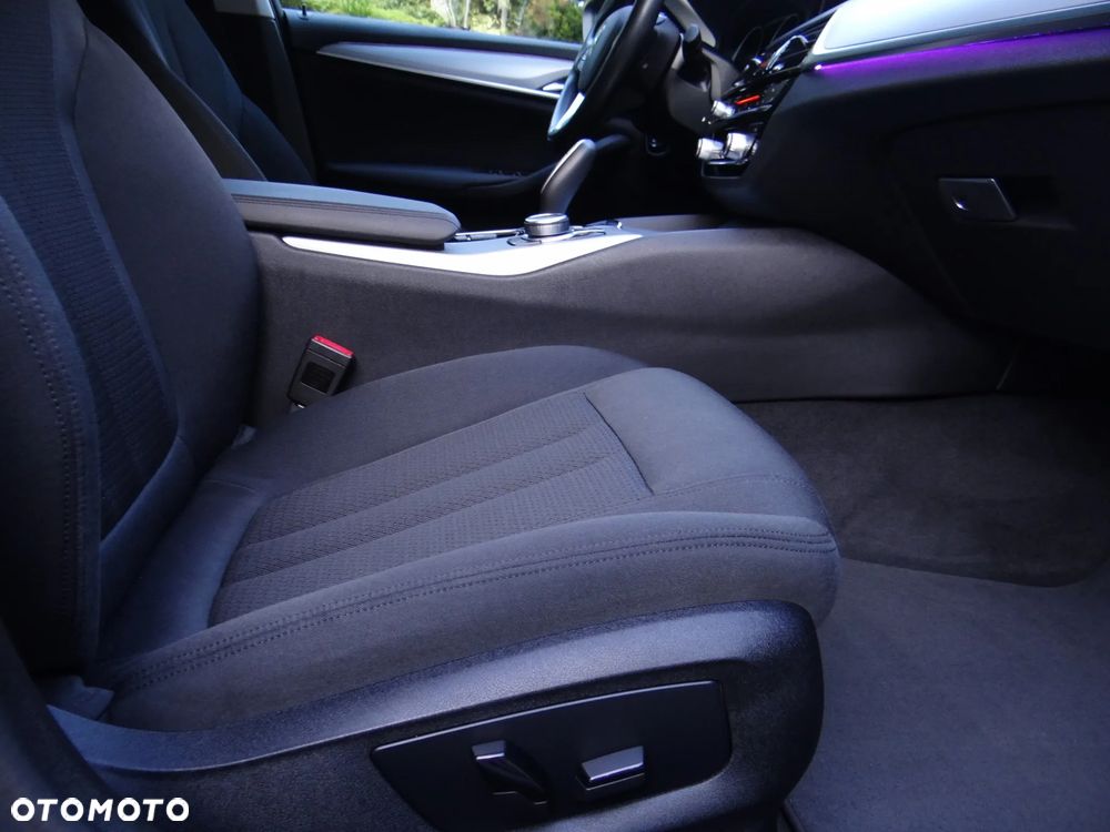 BMW Seria 5 520d - 7