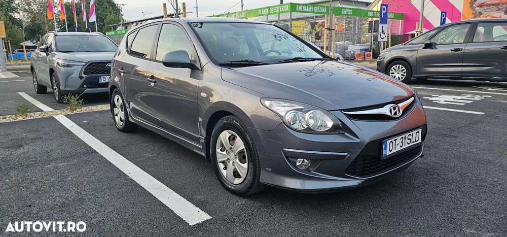 Hyundai i30 1.6 CRDi CLASSIC - 2