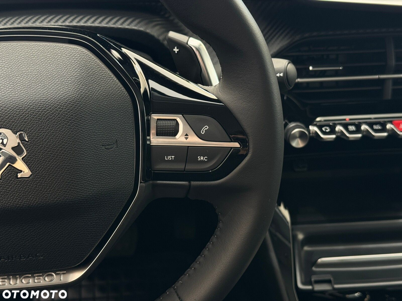 Peugeot 208 1.2 PureTech Allure S&S EAT8 - 23