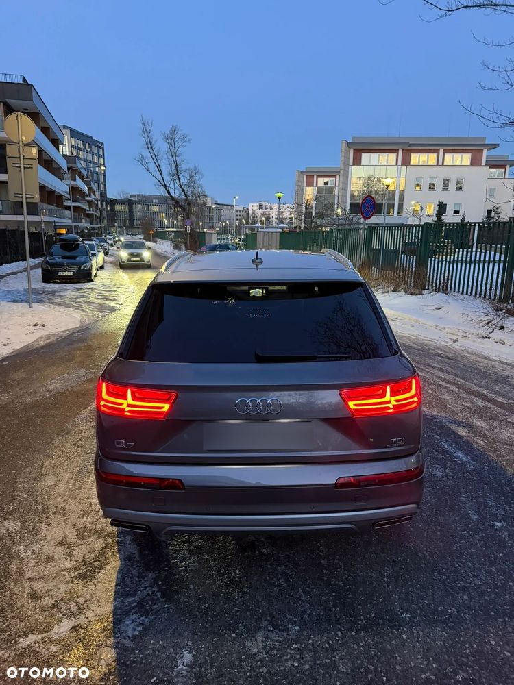 Audi Q7 - 7