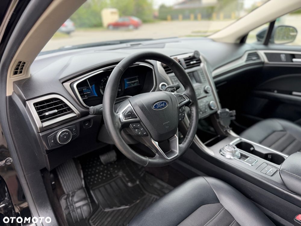 Ford Fusion - 22