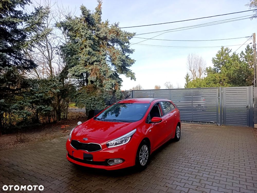 Kia Ceed 1.4 CVVT SW Dream Team Edition - 1