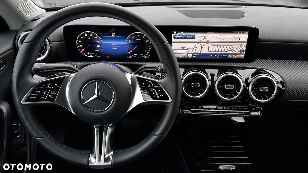 Mercedes-Benz CLA 200 7G-DCT - 14