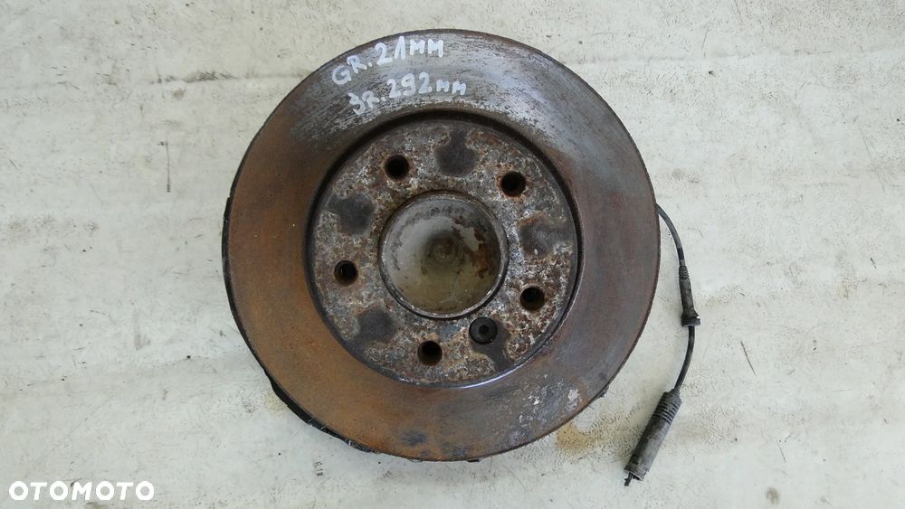 BMW 1 E87 E88 E81 PIASTA ZWROTNICA TARCZA LEWA PRZÓD PRZEDNIA 2.0D - 1