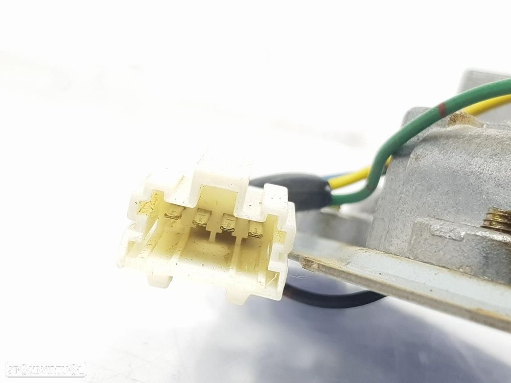 MOTOR LIMPA-VIDROS TRASEIRO MITSUBISHI PAJERO III 2001 - 3