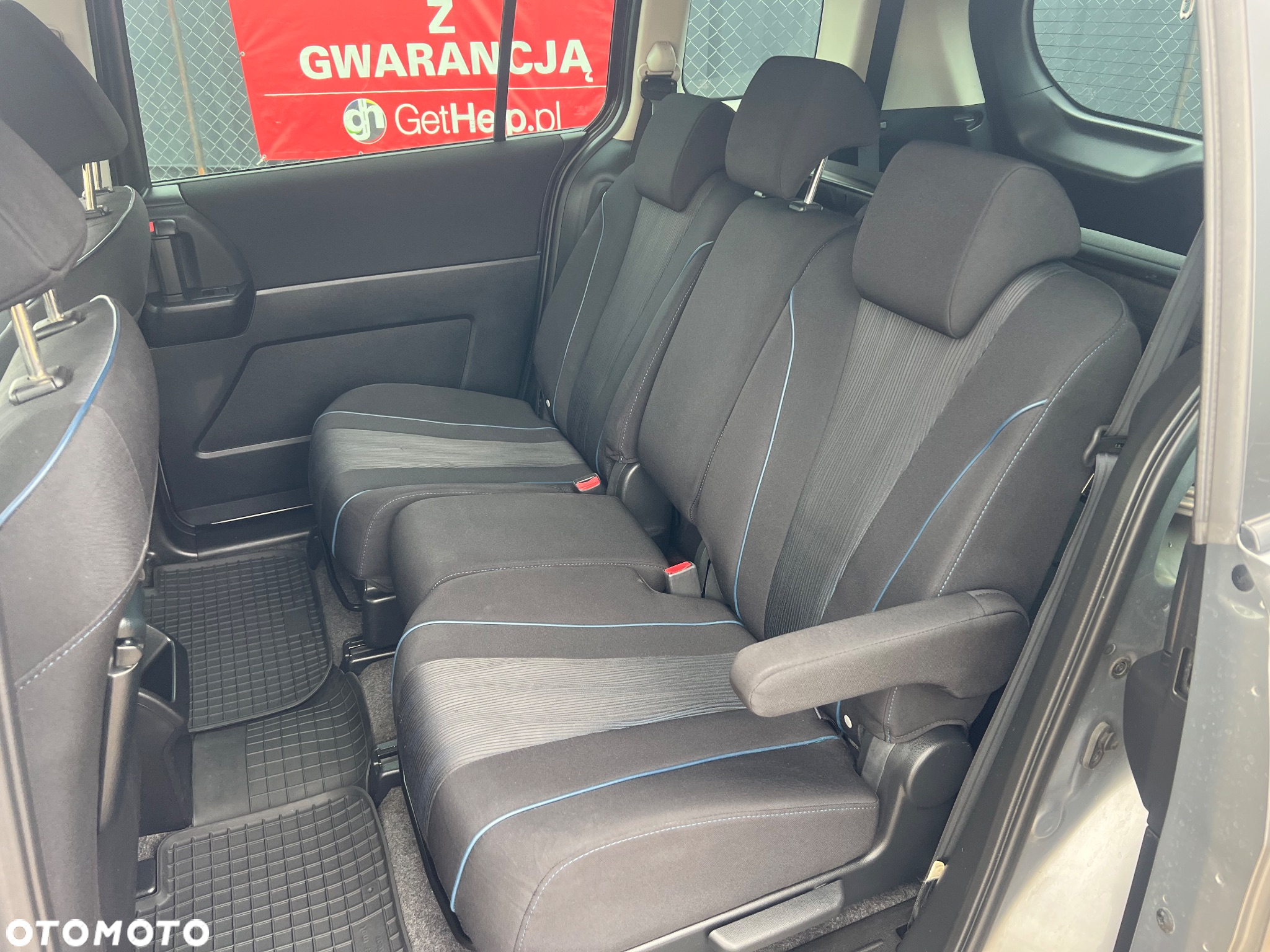 Mazda 5 - 6