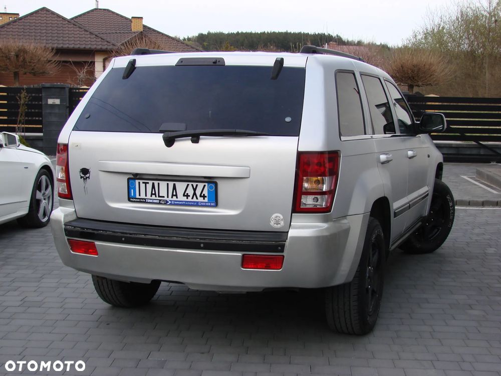 Jeep Grand Cherokee - 11