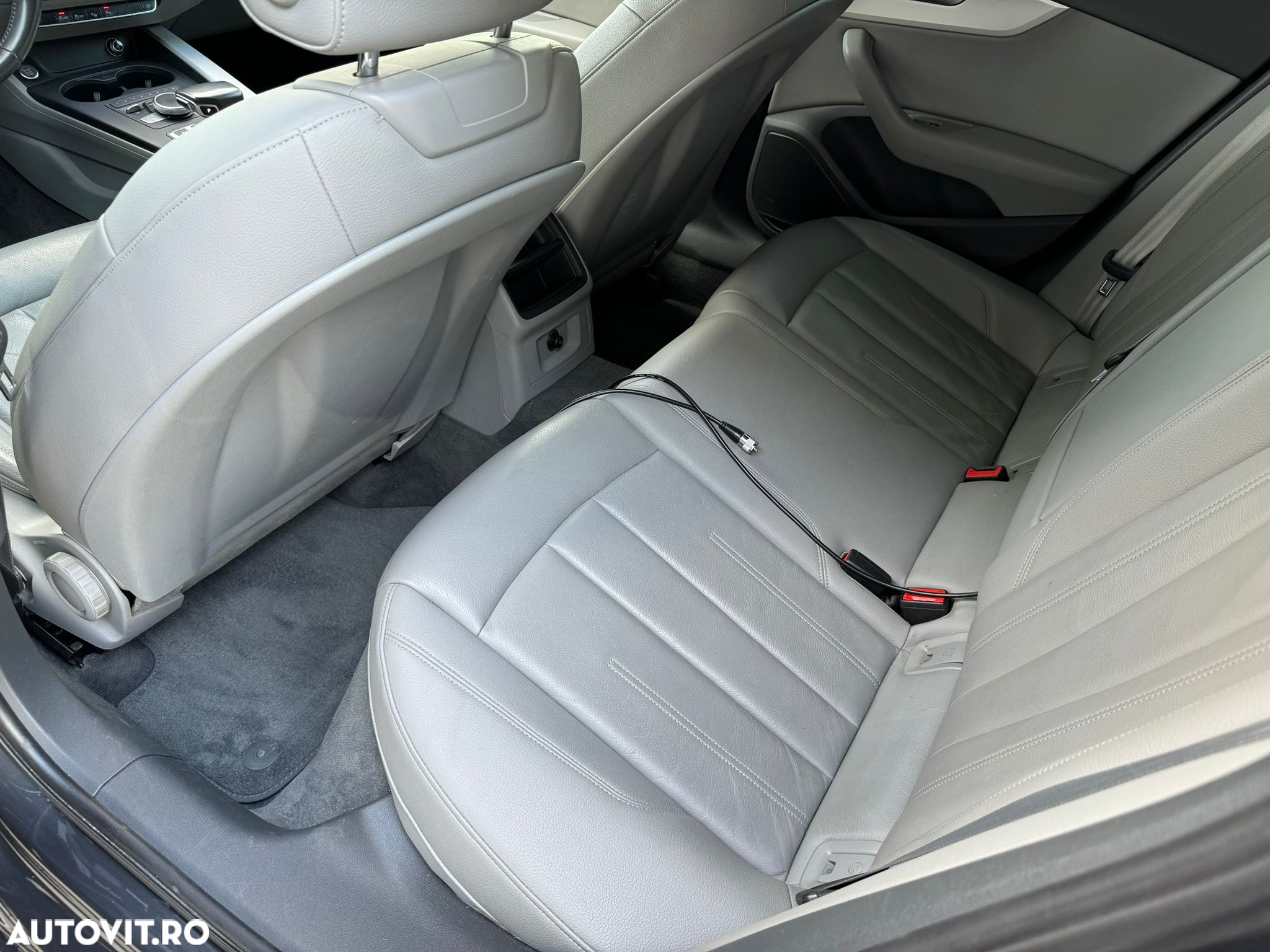 Audi A4 Avant 2.0 TDI ultra S tronic - 24