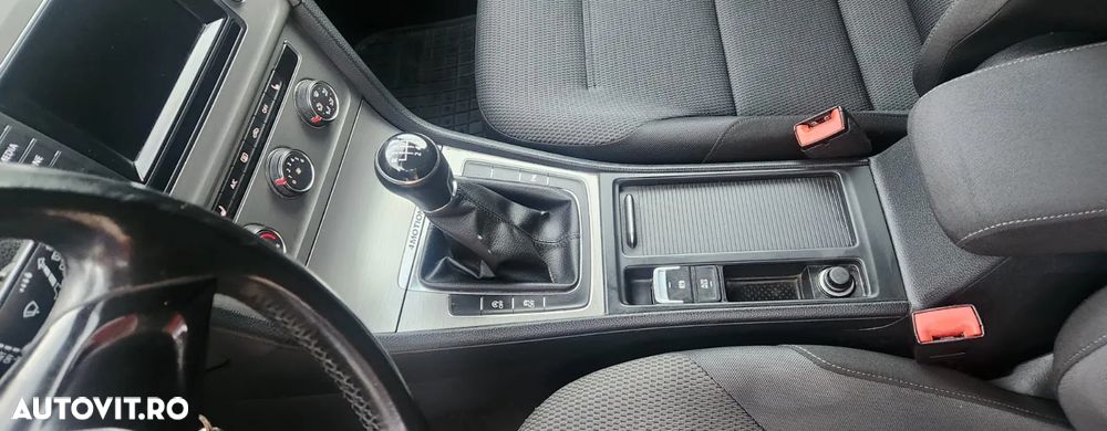 Volkswagen Golf 2.0 BlueTDI 4Motion Comfortline - 7