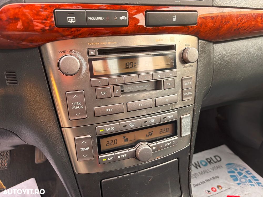 Toyota Avensis 2.2 D-4D Business - 15