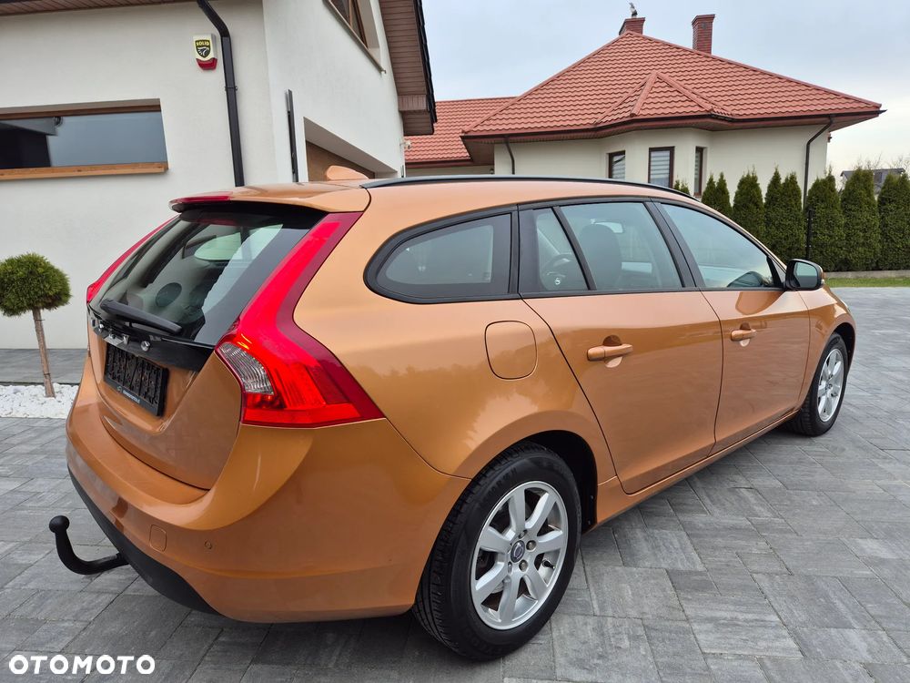 Volvo V60 DRIVe Momentum - 13