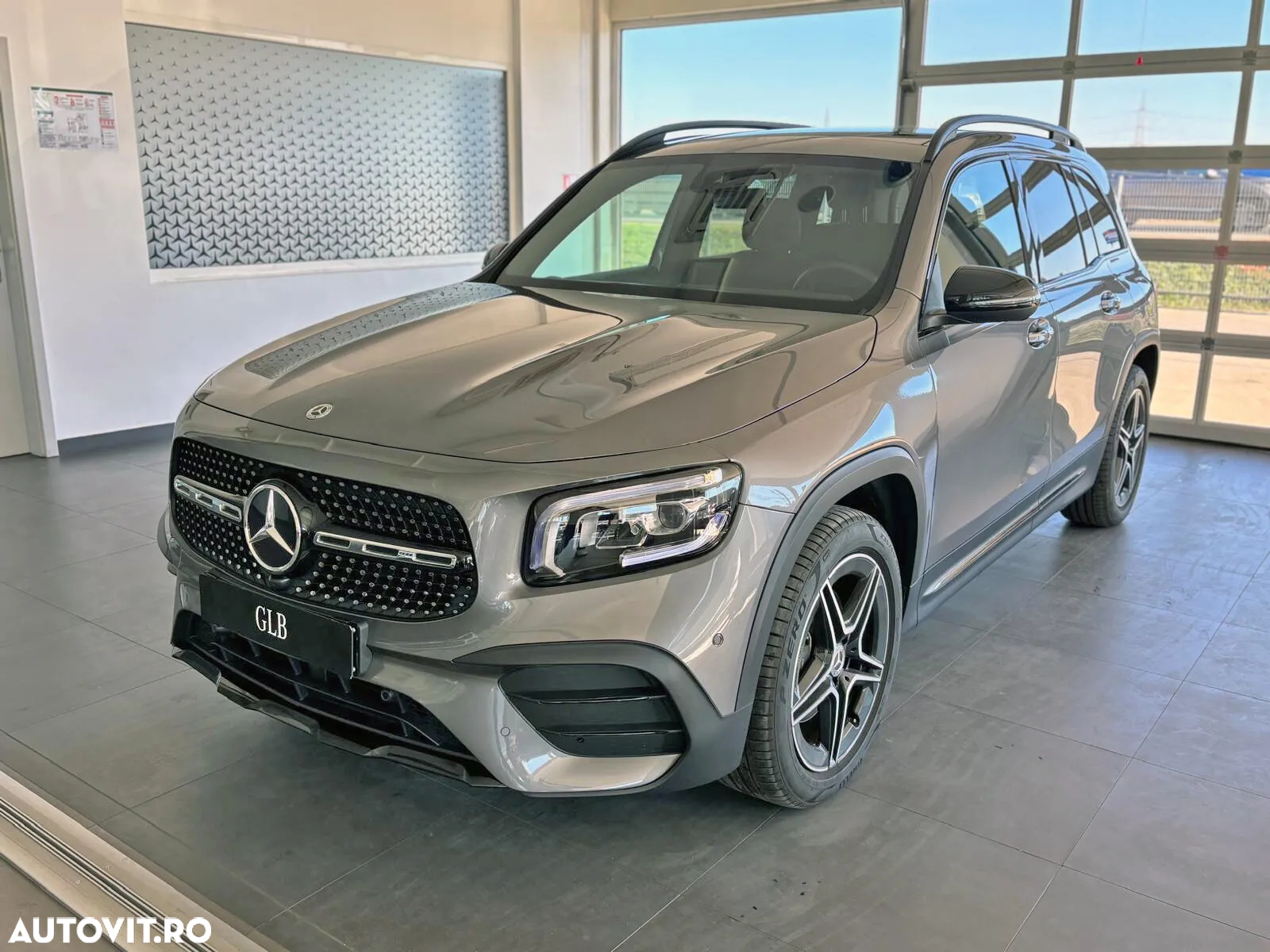 Mercedes-Benz GLB 200 4Matic 8G-DCT AMG Line - 2
