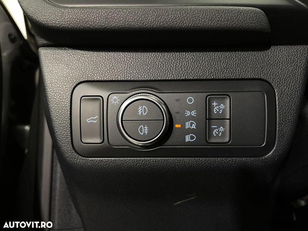 Ford Kuga 2.5 Duratec FHEV AWD ST Line X - 27