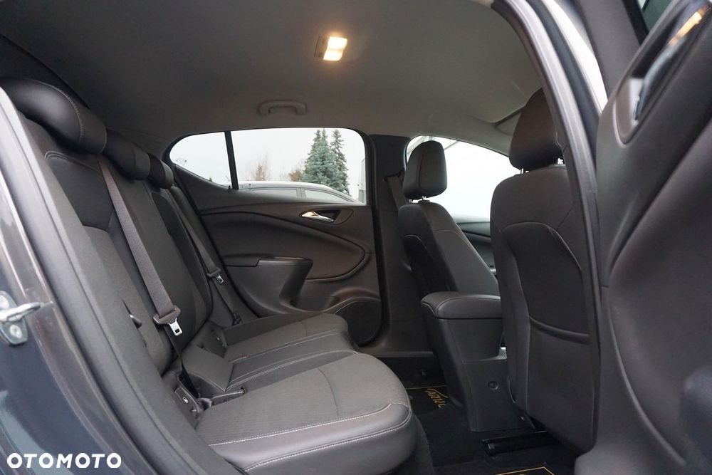 Opel Astra 1.4 Turbo Cosmo - 37