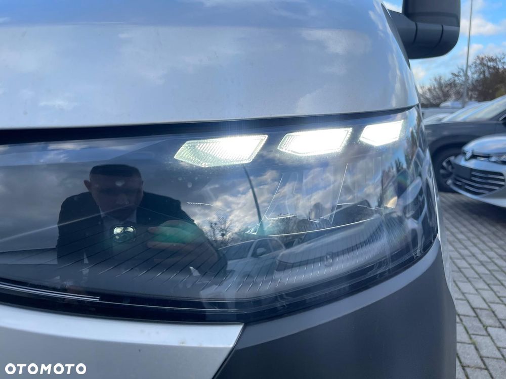 Volkswagen Caravelle - 39