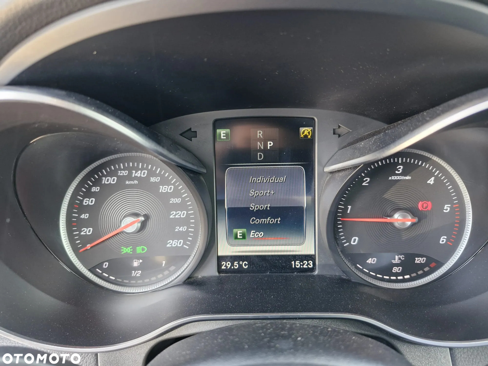 Mercedes-Benz GLC 250 d 4Matic 9G-TRONIC - 33