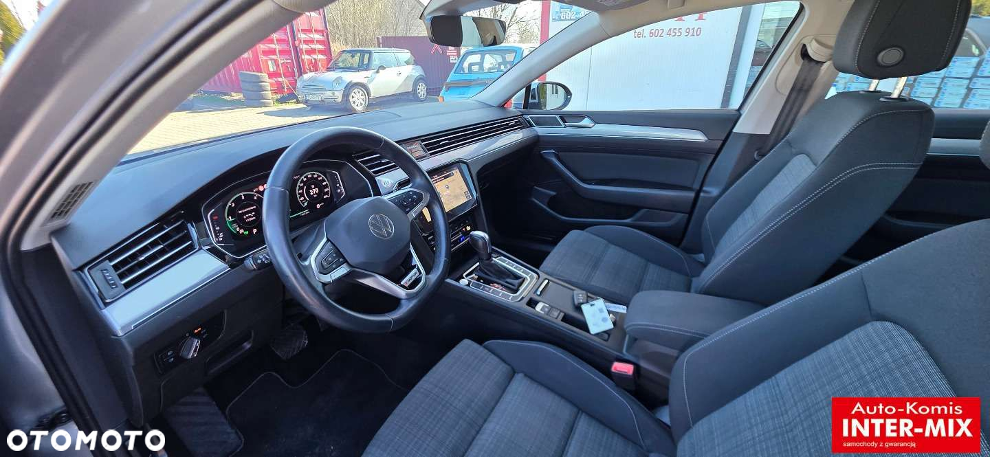Volkswagen Passat - 27