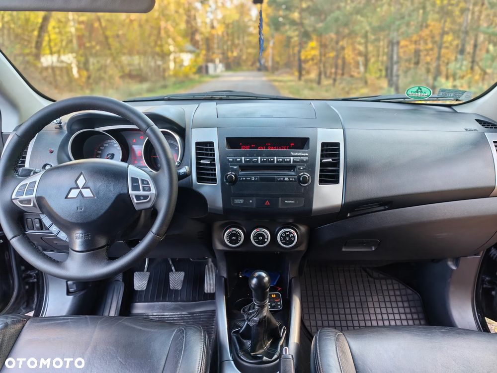 Mitsubishi Outlander - 16