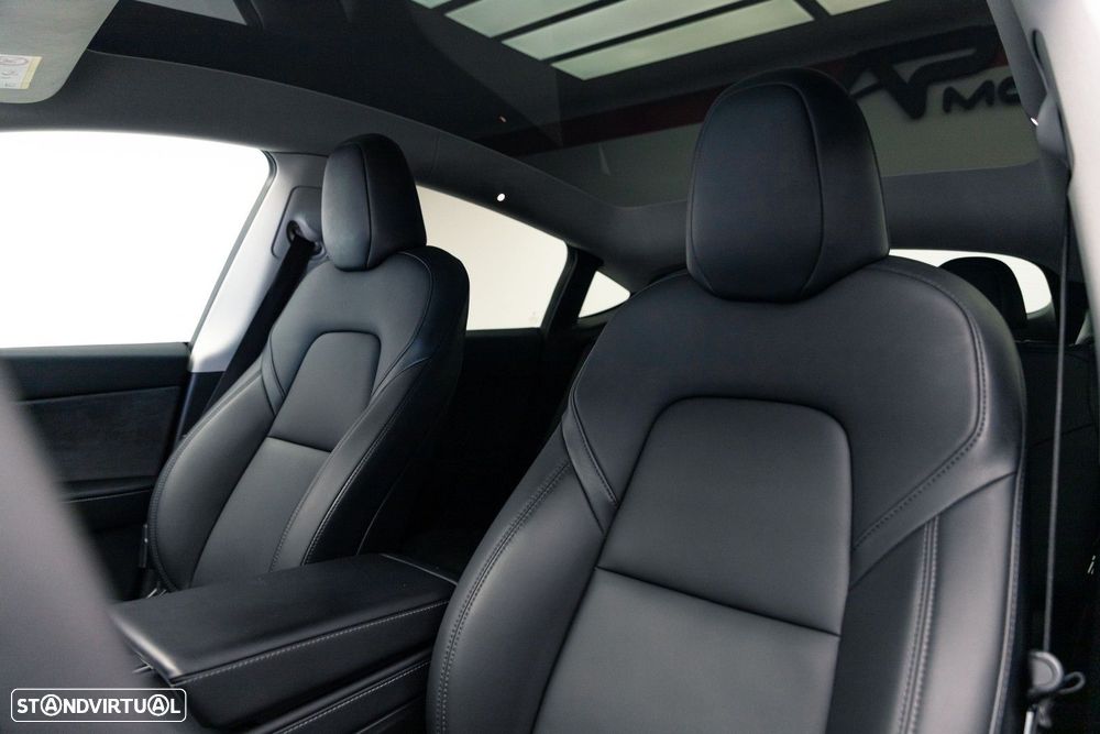 Tesla Model Y Performance Dual Motor AWD - 9