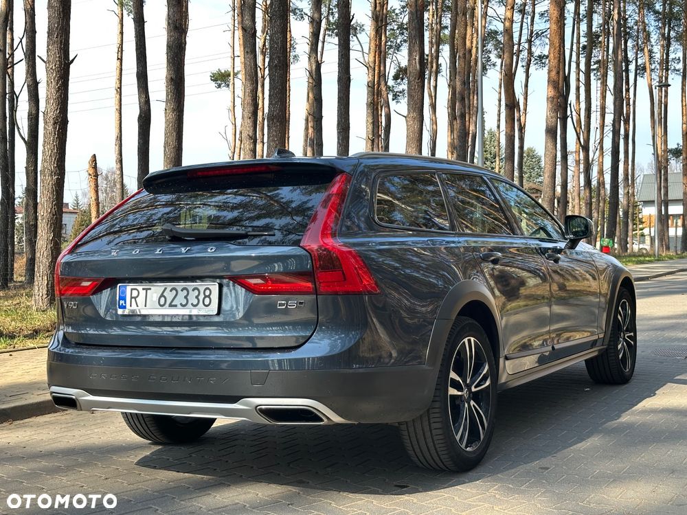 Volvo V90 D5 SCR AWD Momentum - 5